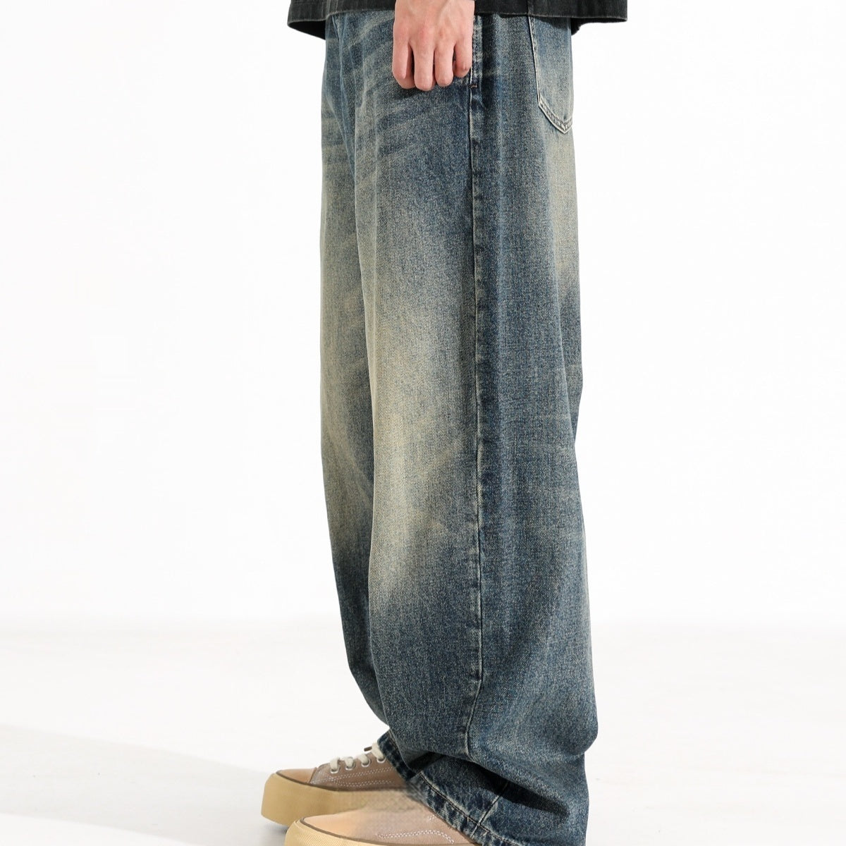 Retro Hanging Jeans